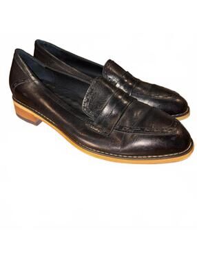 Mona Flying Black Leather Penny Loafers Low Heel Size 39 Italy Leather Business